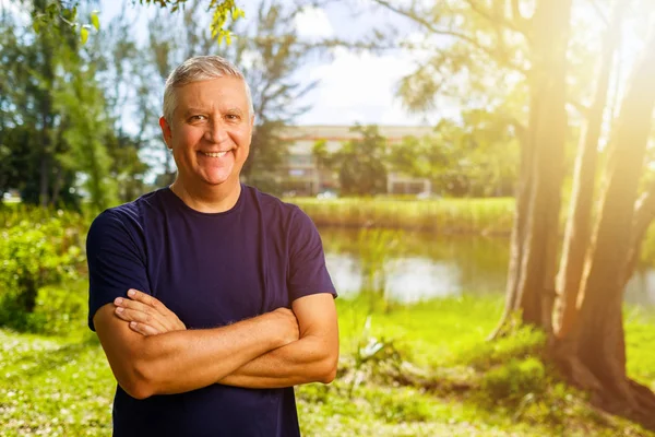 Handsome man outdoors — Stock Photo, Image