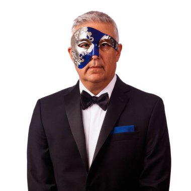 Yakışıklı smokin adam