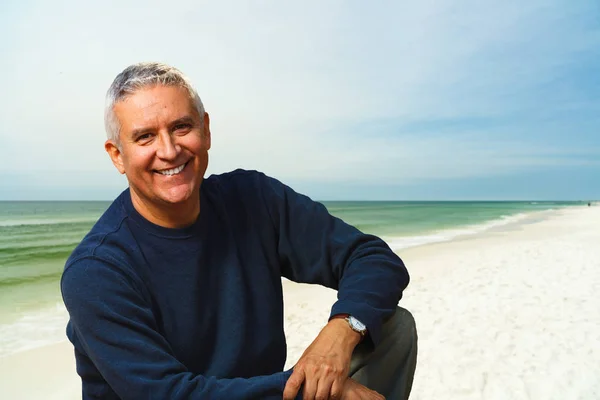 Bel Homme Âge Moyen Portrait Plein Air Avec Fond Plage — Photo