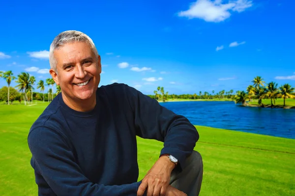 Handsome man outdoors — Stock Photo, Image