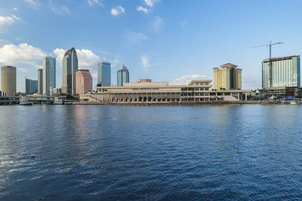 Paysage urbain du centre-ville de Tampa — Photo