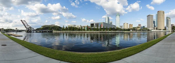 Het centrum van Tampa Skyline — Stockfoto