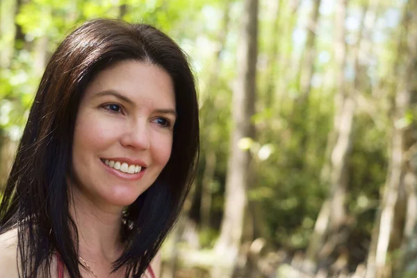 Schöne Frau Genießt Die Natur Den Everglades Floridas — Stockfoto