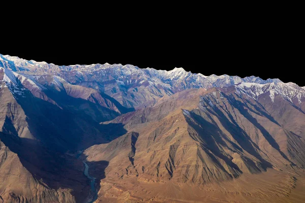 Gunung Terisolasi Pada Latar Belakang Hitam — Stok Foto