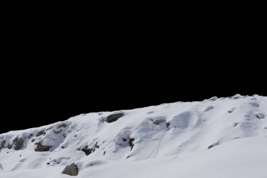 Siyah arkaplanda izole kaya.