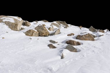 Siyah arkaplanda izole kaya.