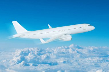 Gökyüzünde uçan bir uçak.