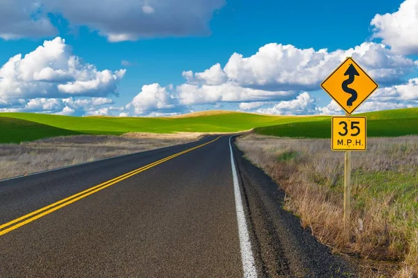 Scenic Winding Road — Stock Photo, Image