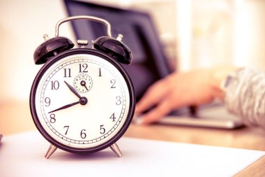 İş son tarih kavramı