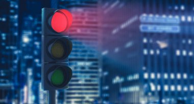 Trafik ışıkları gece kırmızı gösterilen.