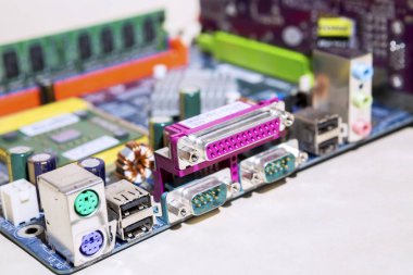 Görevi gerçekleştirmek için bilgisayar sistemi,