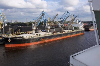 Yükleme veya bir sığınak tanker boşaltma