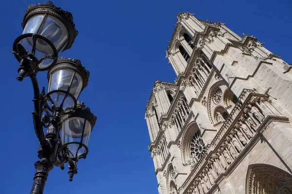 ノートルダム ・ ド ・ パリ、最も有名な大聖堂 — ストック写真