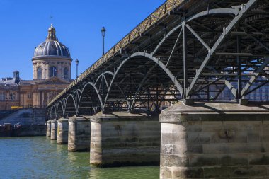 Köprü için aşık