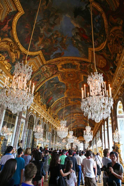 Versailles Hall turistler için — Stok fotoğraf