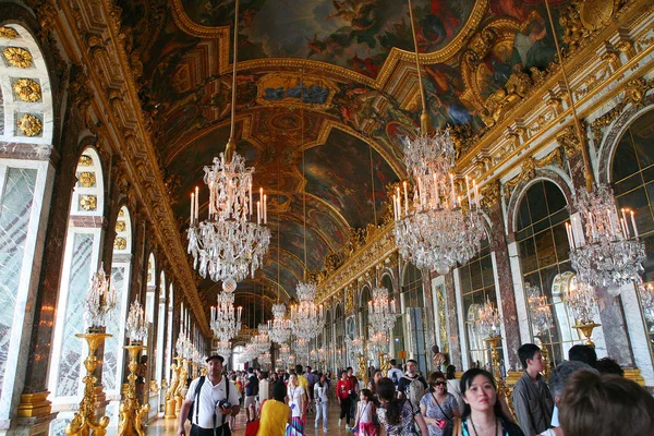 Versailles Hall for tourists — Stock Photo, Image