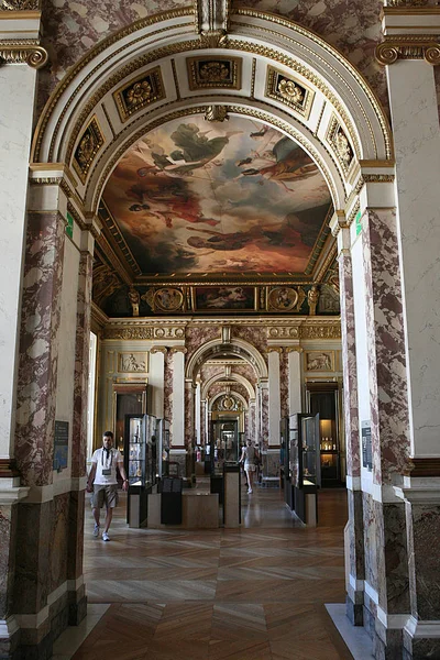 Louvre güzellik salonları — Stok fotoğraf