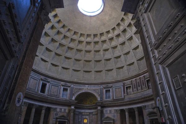 Pantheon - en symbol för Rom och ett mästerverk av romersk arkitektur — Stockfoto