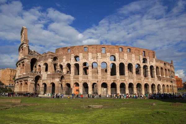 Das kolosseum und rom — Stockfoto