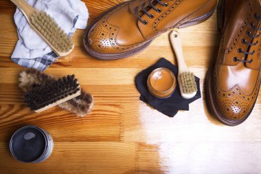 İçin Ayakkabı temizleme gereçleri.