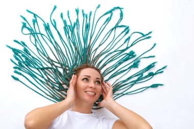 Rasta saçlı güzel Avrupalı kız..