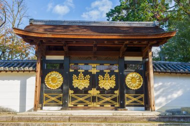 Daigouji Kyoto 'daki tapınak tesisi. Karamon Kapısı. Japonya