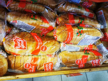 Coronavirüs yüzünden dükkanlarda yiyecek var..