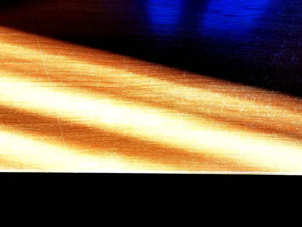 Ακτίνες Του Ήλιου Ένα Ξύλινο Τραπέζι Μπλε Φως Από Τον — Φωτογραφία Αρχείου