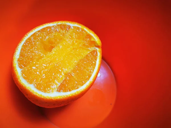 Laranja Alaranjada Redonda Fundo Alaranjado Close Nutrição Saudável Vitaminas Para — Fotografia de Stock