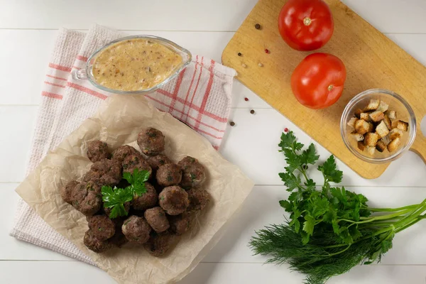 Polpette Fritte Fatte Casa Con Erbe Sfondo Bianco Cucina Tradizionale — Foto Stock