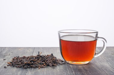 Çay ve çay yaprakları.