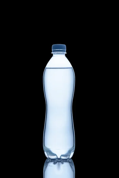Flasche Wasser ist — Stockfoto
