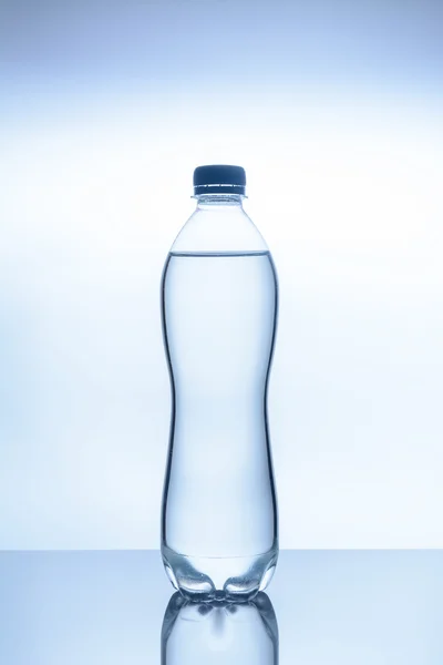 Butelka wody jest — Zdjęcie stockowe