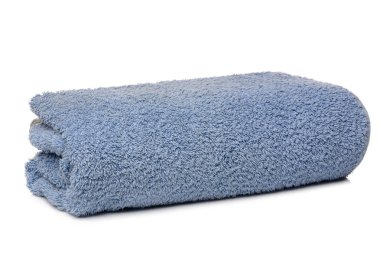 beyaz zemin üzerinde banyo havlusu