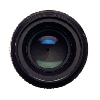 Beyaz bir arka plan üzerinde lens