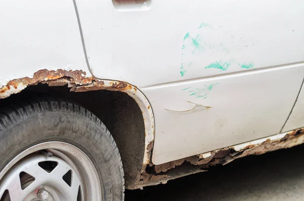 Een auto roest — Stockfoto