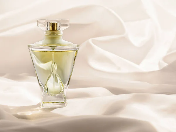 Uma Bolha Com Perfume Fundo Suave — Fotografia de Stock