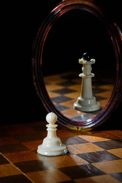 chess Queen mirror
