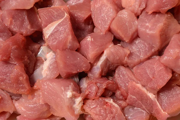 Мясо, разрезанное на куски — стоковое фото