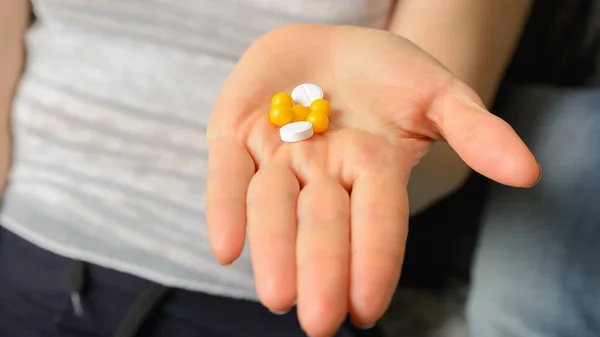 Medikamententabletten Liegen Der Handfläche — Stockfoto