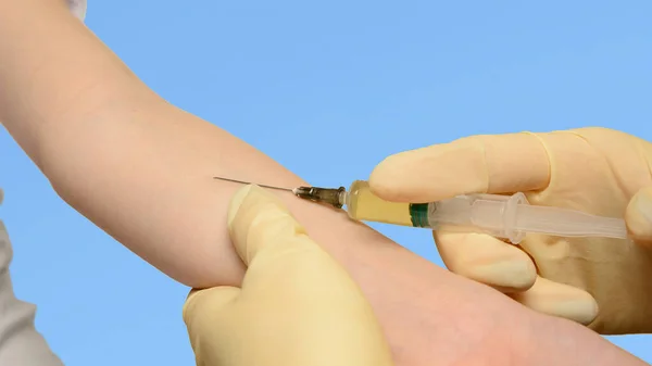 Child Given Injection Inoculation Syringe — Stock Photo, Image