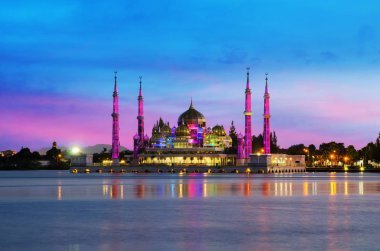 Kuala Terengganu, Malezya camide kristal gece manzarası. Crys