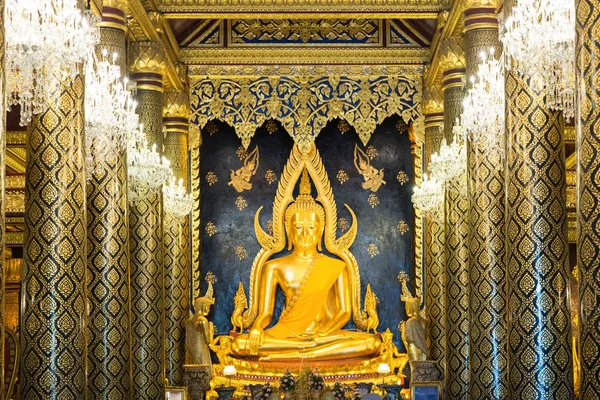 Phra Chinnarat Bouddha au temple Phra Si Rattana Mahathat, Phitsa — Photo