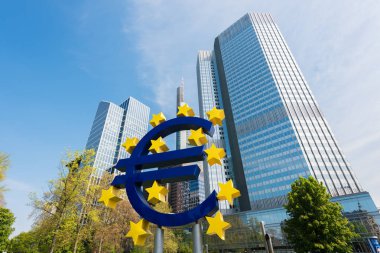 Frankfurt, Almanya - 1 Mayıs 2016: Euro işaretini de Frankfurt am Main