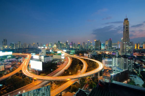 Bangkok motortrafikled och motorväg ovanifrån i Bangkok, Thailand — Stockfoto