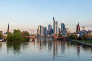 Frankfurt am Main. Frankfurt am Main manzarası sabah görüntüsünü