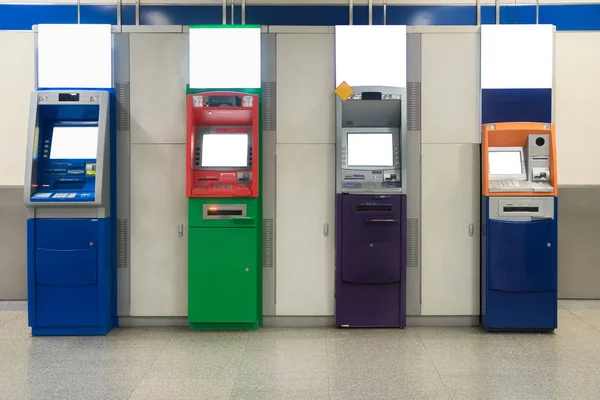 Máquina automática de dispositivo de retirada en el metro. Colorido ATM mach —  Fotos de Stock