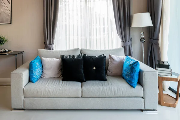 Klasický Retro styl nábytek v obývacím pokoji. Interiér o — Stock fotografie