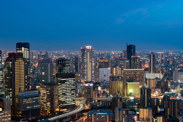 Osaka skyline centro da cidade no marco Umeda District em Os — Fotografia de Stock