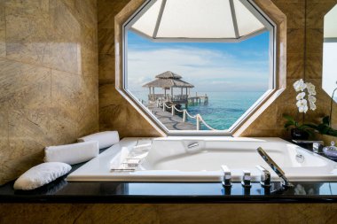 Lüks güzel iç tasarım üzerinde beach resort, pencere görüntülemek fr
